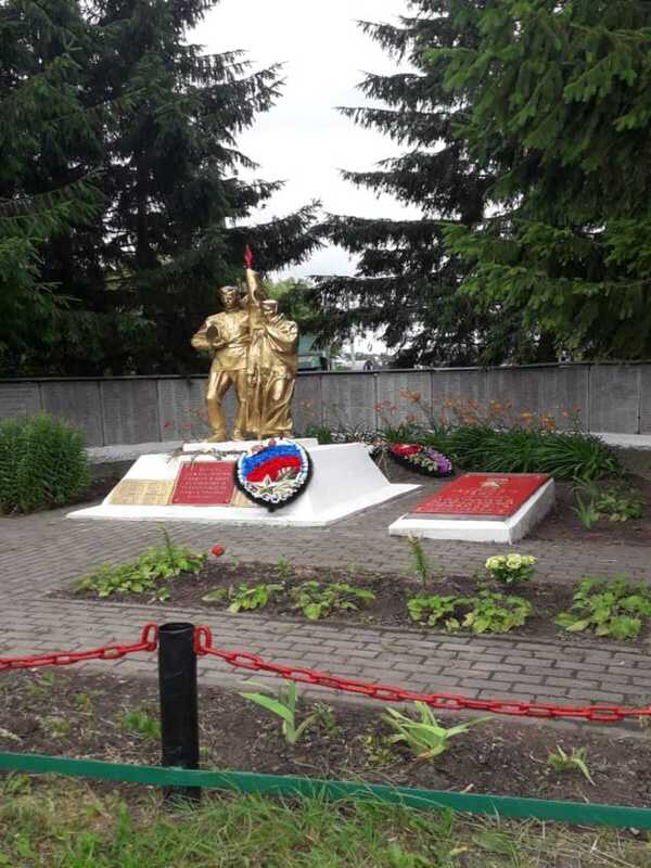 Братская могила  советских воинов, погибших в Великой Отечественной войне.